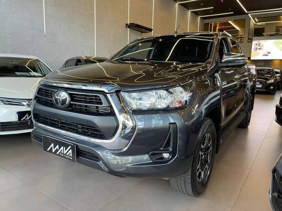 TOYOTA HILUX 2.8 D-4D TURBO DIESEL CD SR 4X4 AUTOMÁTICO